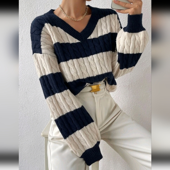 Two Tone Cable Knit Drop Shoulder Sweater - Picture 4 of 6